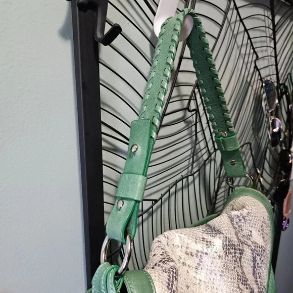 Soprano | Gorgeous  Green Slouchy Leather Bags Iridescent Snake Pattern - Rare! - Picture 5 of 16